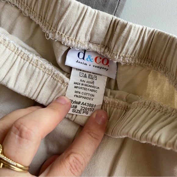 Bundle of 4 D&CO full length pants - Picture 3 of 6